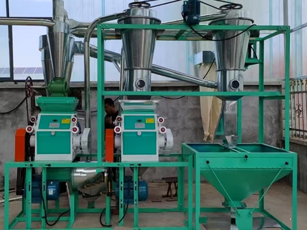 在當今的糧食加工行業(yè)中，成套50噸面粉機械生產線自動化的特點，成為了眾多面粉加工企業(yè)的設備，頗受用戶青睞。